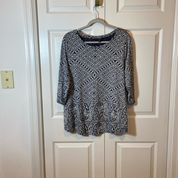 Lucky Brand Women's Floral Paisley Blue&White Pullover Border Print, Size 1X - Picture 2 of 10
